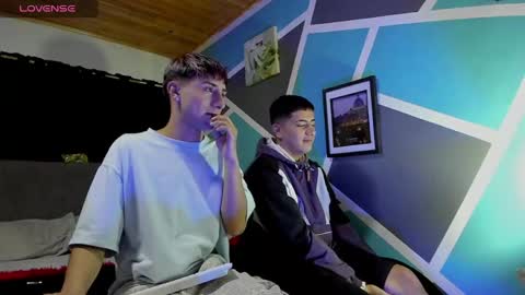 Snapshot of stiven_alex chatting on March 20, 2026, 5:23 am stiven and alex online show from March 20, 2026, 5:23 am