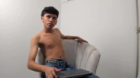 stiven_cum2 online show from June 9, 2026, 8:31 pm