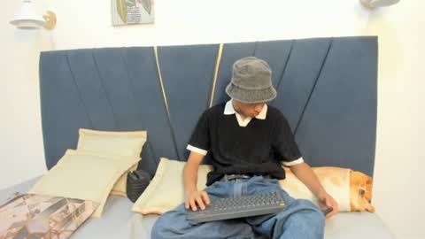 stiven_cum2 online show from June 12, 2026, 5:39 am
