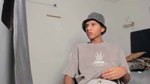 stiven_cum2 online show from June 15, 2026, 4:15 am