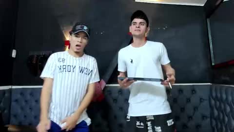 friends online show from November 29, 2025, 4:26 am