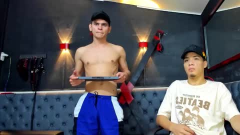 friends online show from December 1, 2025, 4:17 am