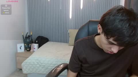 Snapshot of stiwentwink chatting on June 19, 2026, 5:50 pm Stiwen online show from June 19, 2026, 5:50 pm
