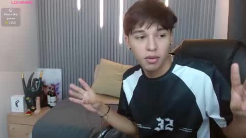 Snapshot of stiwentwink chatting on July 4, 2026, 1:06 pm Stiwen online show from July 4, 2026, 1:06 pm