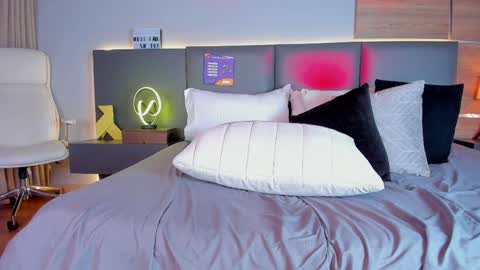 Snapshot of stone_lee_ chatting on February 4, 2025, 1:48 pm Stone Lee online show from February 4, 2025, 1:48 pm