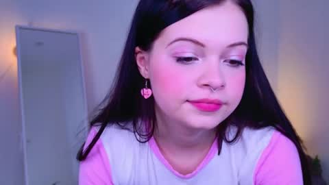 Snapshot of stormi_sky chatting on April 24, 2026, 9:56 am Leila online show from April 24, 2026, 9:56 am