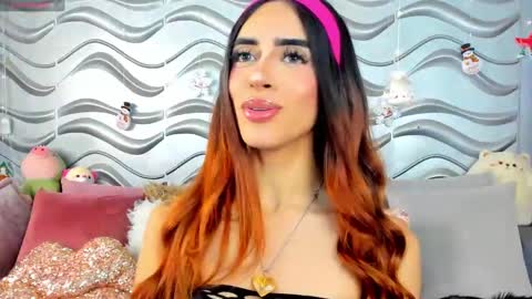 Snapshot of stormirusso chatting on December 10, 2024, 1:43 am Mar online show from December 10, 2024, 1:43 am