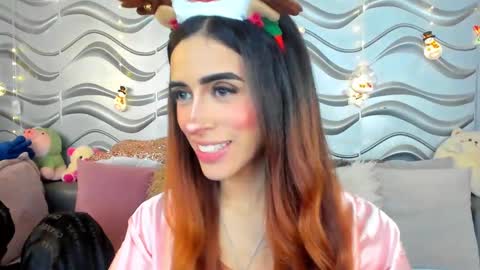 Snapshot of stormirusso chatting on December 17, 2024, 2:55 am Mar online show from December 17, 2024, 2:55 am