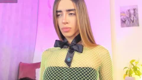 Snapshot of stormirusso chatting on October 6, 2025, 3:26 am Mar online show from October 6, 2025, 3:26 am