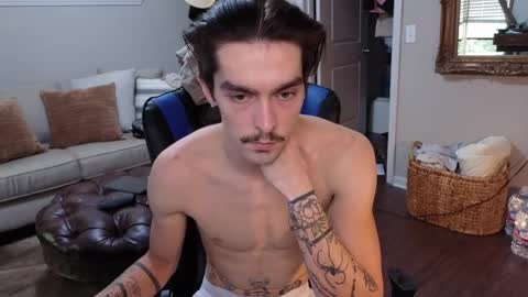 Snapshot of str8whiteboy21 chatting on September 14, 2025, 5:23 pm str8whiteboy21 online show from September 14, 2025, 5:23 pm