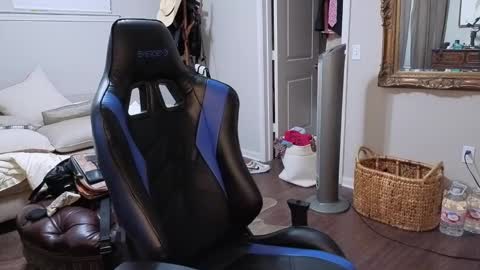 Snapshot of str8whiteboy21 chatting on September 25, 2025, 2:37 am str8whiteboy21 online show from September 25, 2025, 2:37 am