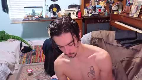 Snapshot of str8whiteboy21 chatting on October 15, 2025, 7:47 pm str8whiteboy21 online show from October 15, 2025, 7:47 pm
