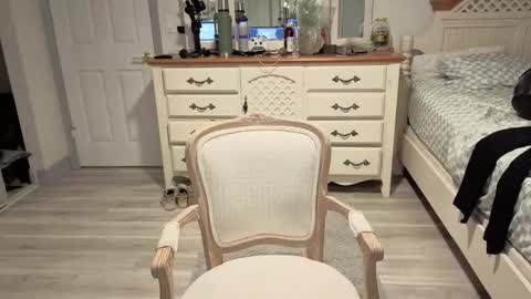 Snapshot of str8whiteboy21 chatting on December 2, 2025, 9:21 pm str8whiteboy21 online show from December 2, 2025, 9:21 pm