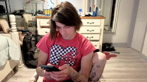 str8whiteboy21 online show from May 9, 2026, 4:39 am