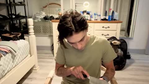str8whiteboy21 online show from May 11, 2026, 1:22 am