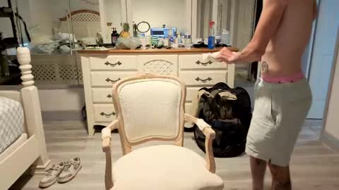 str8whiteboy21 online show from May 11, 2026, 3:07 pm