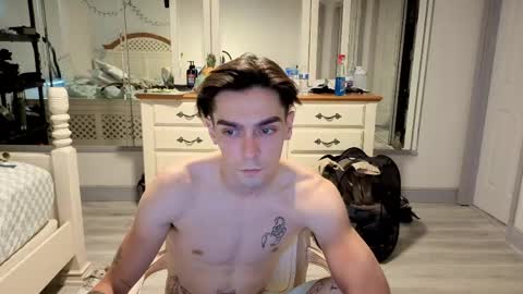 str8whiteboy21 online show from May 11, 2026, 4:04 pm
