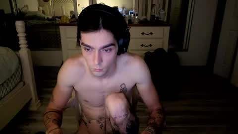 str8whiteboy21 online show from May 12, 2026, 4:09 am