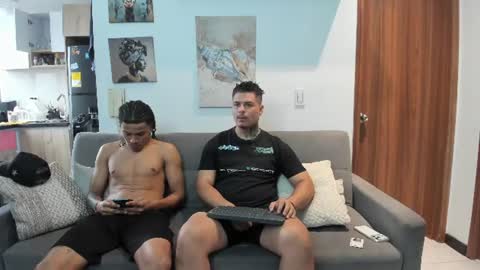 straight__friends online show from June 9, 2026, 1:56 pm