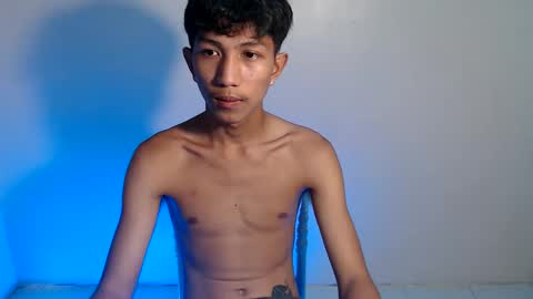 Snapshot of straight_boyx chatting on June 4, 2026, 10:32 am straight_boyx online show from June 4, 2026, 10:32 am