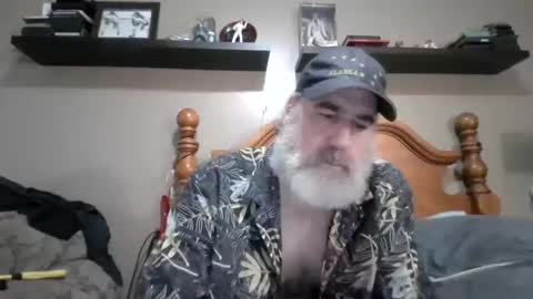 Straightbear4you online show from September 13, 2025, 10:09 pm
