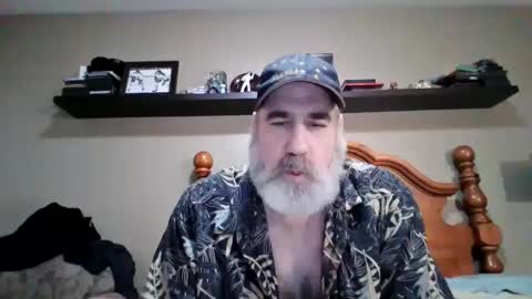 Straightbear4you online show from September 20, 2025, 1:17 am