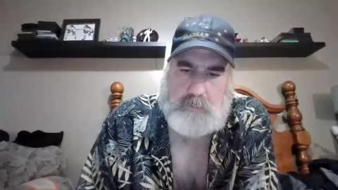 Straightbear4you online show from September 29, 2025, 10:25 pm