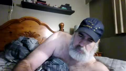 Straightbear4you online show from October 5, 2025, 10:02 am