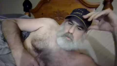 Straightbear4you online show from October 19, 2025, 9:43 am