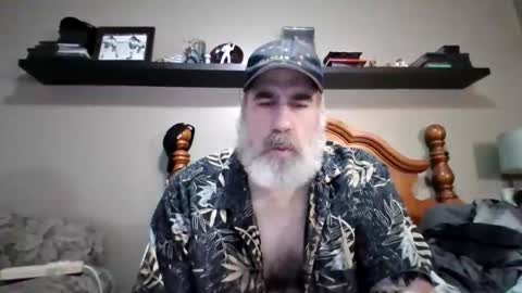 Straightbear4you online show from November 9, 2025, 4:22 am