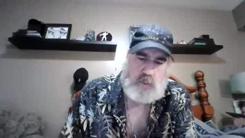 Straightbear4you online show from January 14, 2026, 2:06 am