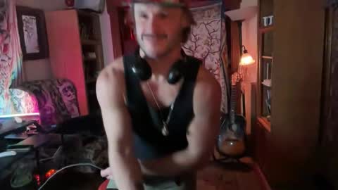 Snapshot of straightishd chatting on December 14, 2025, 3:34 am Cowboy Zuhly online show from December 14, 2025, 3:34 am