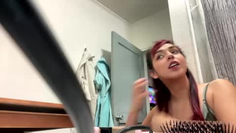 Snapshot of straightoutthetrailer chatting on January 3, 2025, 4:44 am lucille beatrice luficer call me lucy online show from January 3, 2025, 4:44 am