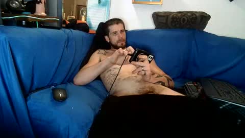 straitpipermann22 online show from November 21, 2025, 7:29 am