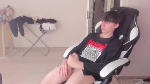 Ray online show from October 4, 2025, 12:36 pm