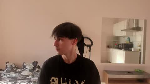 Snapshot of stralght_twinks chatting on May 14, 2026, 2:57 pm Ray online show from May 14, 2026, 2:57 pm