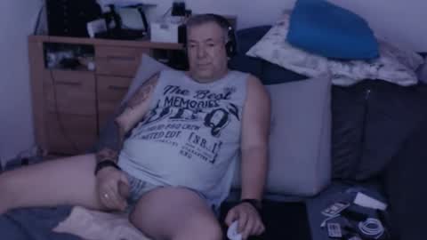 Snapshot of stranger1966 chatting on October 10, 2025, 10:42 pm Stranger online show from October 10, 2025, 10:42 pm