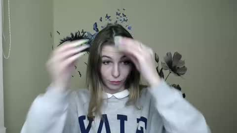 Snapshot of stranger_giirl chatting on December 8, 2024, 1:14 pm Amalia online show from December 8, 2024, 1:14 pm