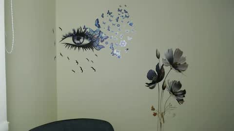 Snapshot of stranger_giirl chatting on December 10, 2024, 4:49 pm Amalia online show from December 10, 2024, 4:49 pm