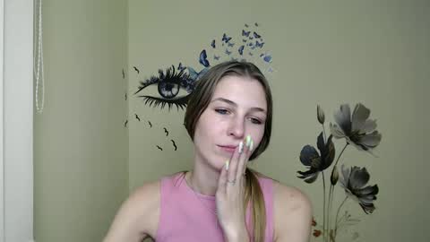 Snapshot of stranger_giirl chatting on December 16, 2024, 5:00 pm Amalia online show from December 16, 2024, 5:00 pm