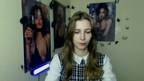 Snapshot of stranger_giirl chatting on October 26, 2025, 7:47 am Amalia online show from October 26, 2025, 7:47 am