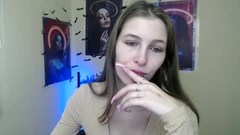 Snapshot of stranger_giirl chatting on November 21, 2025, 7:29 am Amalia online show from November 21, 2025, 7:29 am