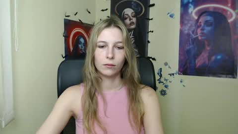 Snapshot of stranger_giirl chatting on June 26, 2026, 6:29 am Amalia online show from June 26, 2026, 6:29 am