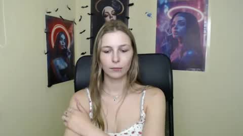 Snapshot of stranger_giirl chatting on July 14, 2026, 10:21 am Amalia online show from July 14, 2026, 10:21 am