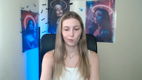 Snapshot of stranger_giirl chatting on July 24, 2026, 7:17 am Amalia online show from July 24, 2026, 7:17 am