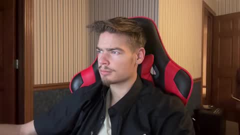 Snapshot of stratman301 chatting on November 24, 2025, 2:11 am stratman301 online show from November 24, 2025, 2:11 am