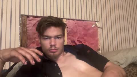 Snapshot of stratman301 chatting on March 7, 2026, 11:24 pm stratman301 online show from March 7, 2026, 11:24 pm