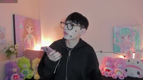 strawberry_kitty_ online show from March 13, 2026, 4:08 am