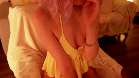 Strawberry Emma online show from July 23, 2026, 11:46 pm