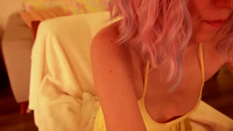 Strawberry Emma online show from July 24, 2026, 10:08 pm